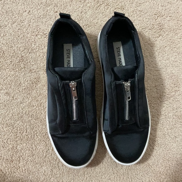 STEVE MADDEN SNEAKERS - Picture 3 of 3